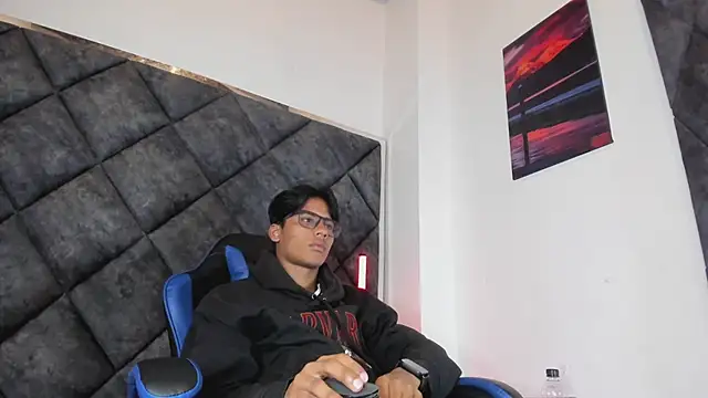 LiamKron Adlı Modelin Web Kamerası Şovu