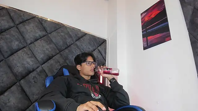 LiamKron Pertunjukan Webcam