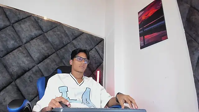 LiamKron Adlı Modelin Web Kamerası Şovu