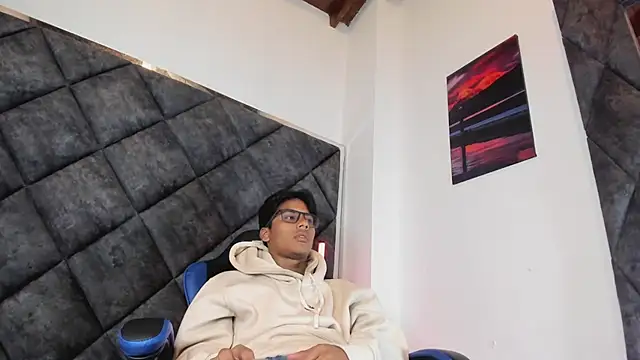 LiamKron Adlı Modelin Web Kamerası Şovu