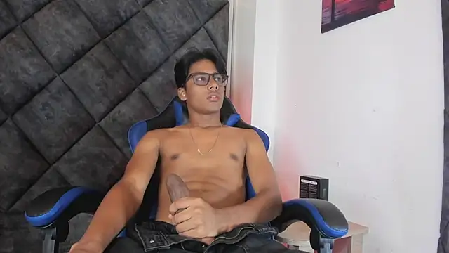Show modela LiamKron na web-kameri
