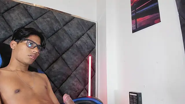 LiamKron Pertunjukan Webcam