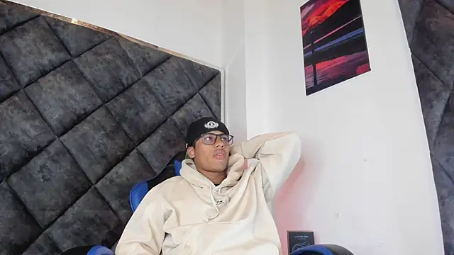 LiamKron Pertunjukan Webcam