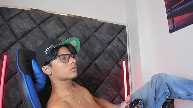 LiamKron 网络视讯表演