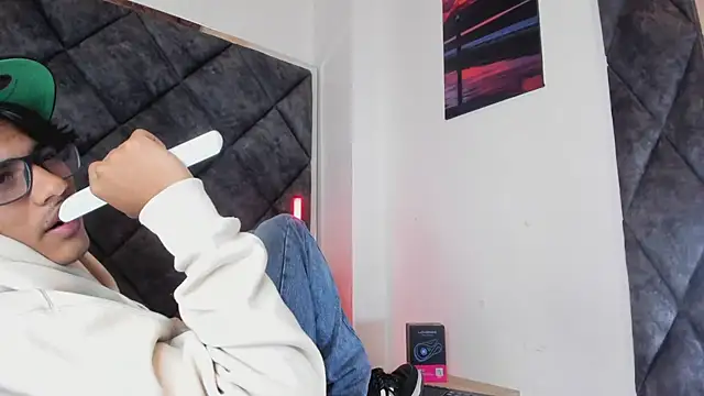 LiamKron Pertunjukan Webcam