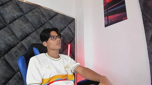 LiamKron 网络视讯表演