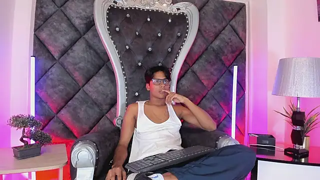 LiamKron Webcamshow