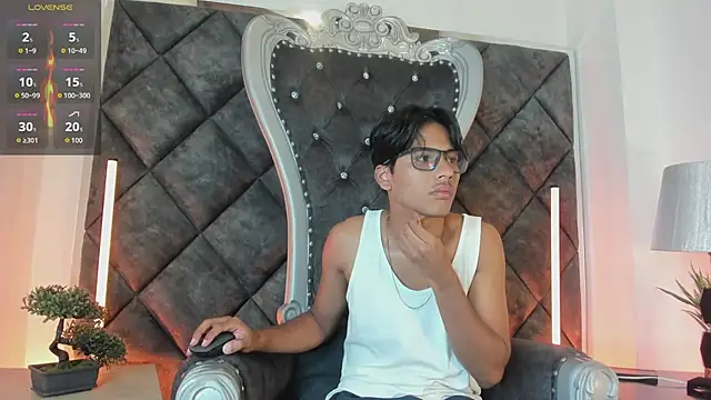 LiamKron 在線直播表演