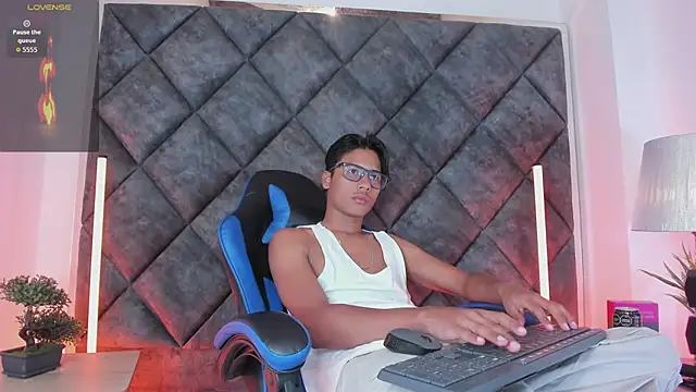 LiamKron Pertunjukan Webcam