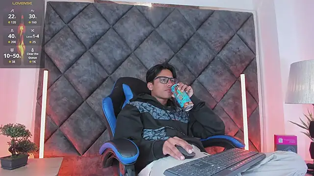 LiamKron Pertunjukan Webcam
