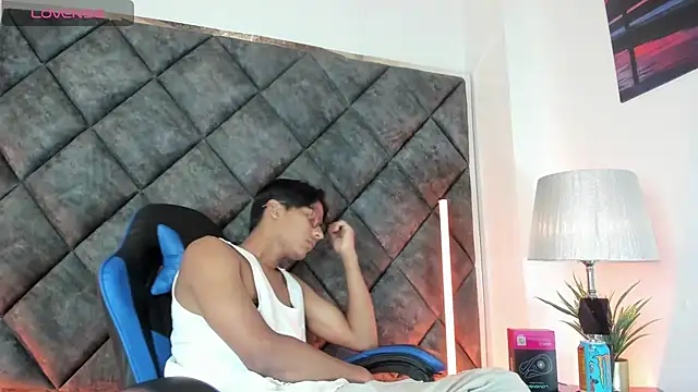 LiamKron Pertunjukan Webcam
