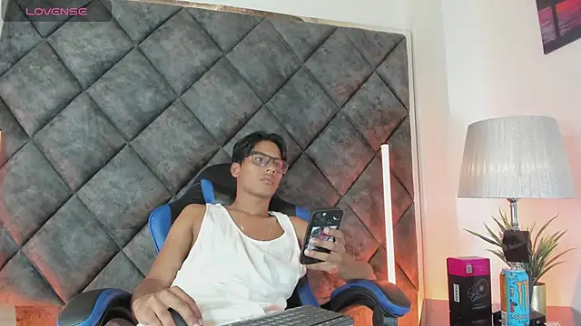 LiamKron Adlı Modelin Web Kamerası Şovu