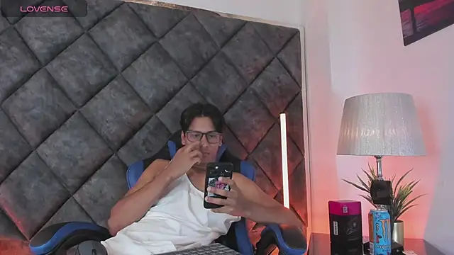 LiamKron Adlı Modelin Web Kamerası Şovu