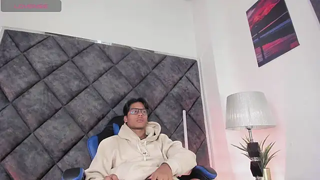 LiamKron Pertunjukan Webcam