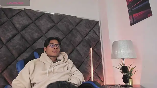 LiamKron Pertunjukan Webcam