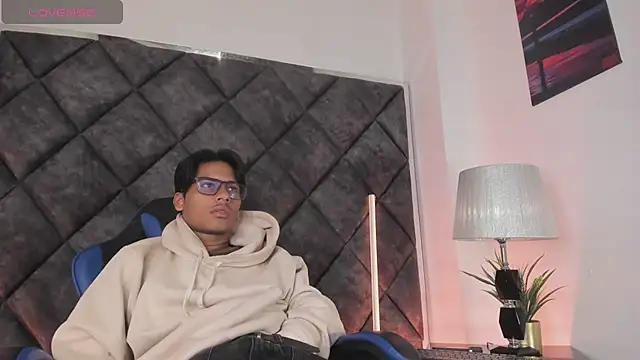 LiamKron 网络视讯表演