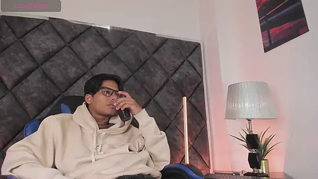 LiamKron Pertunjukan Webcam