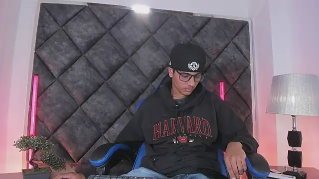 LiamKron Webcam Show