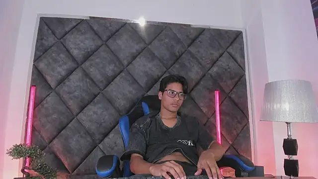 LiamKron Pertunjukan Webcam