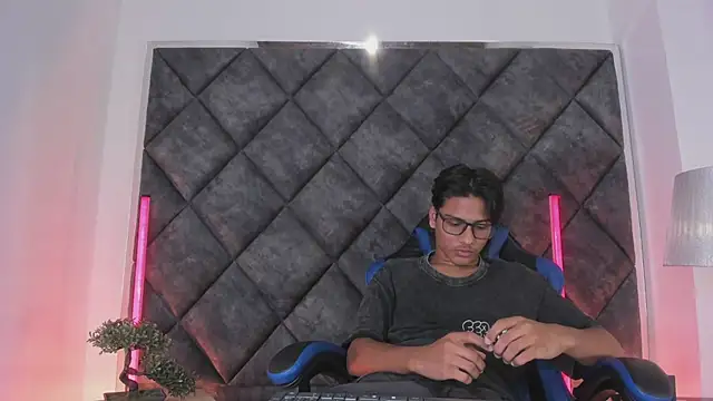 LiamKron 网络视讯表演