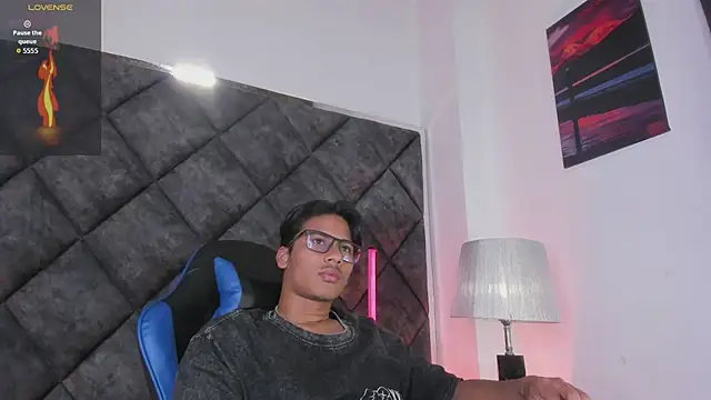 LiamKron Pertunjukan Webcam