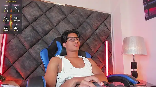 LiamKron Adlı Modelin Web Kamerası Şovu