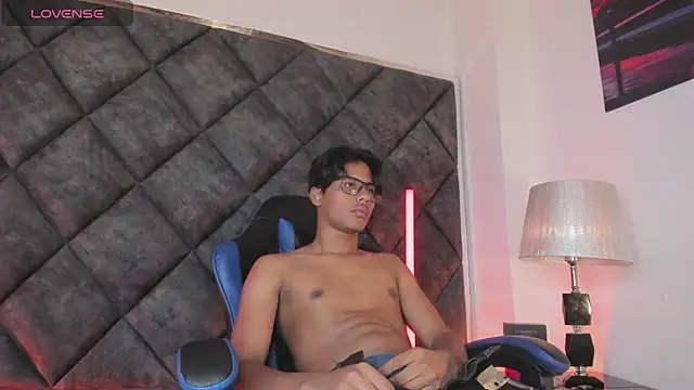 LiamKron Pertunjukan Webcam