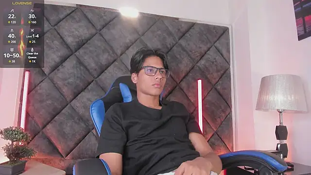 LiamKron Adlı Modelin Web Kamerası Şovu