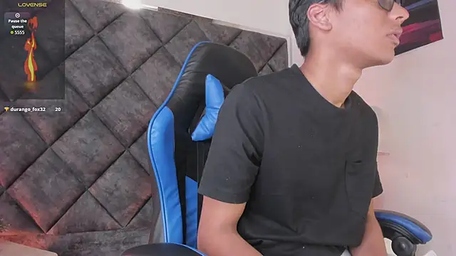 LiamKron Pertunjukan Webcam