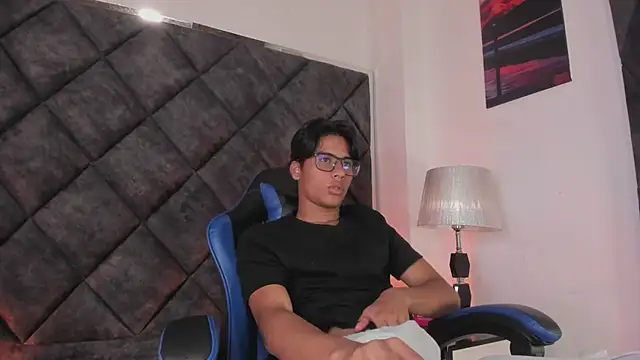 LiamKron Adlı Modelin Web Kamerası Şovu