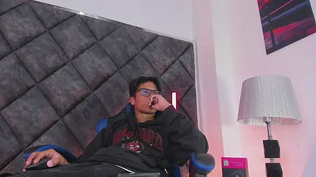 LiamKron 网络视讯表演