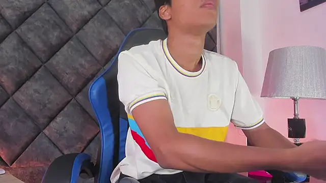 LiamKron 网络视讯表演
