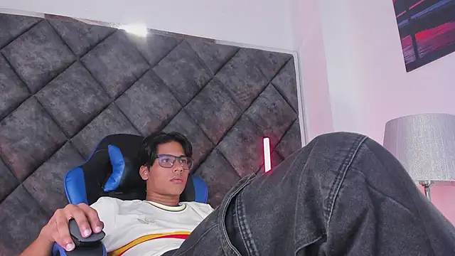 LiamKron Pertunjukan Webcam