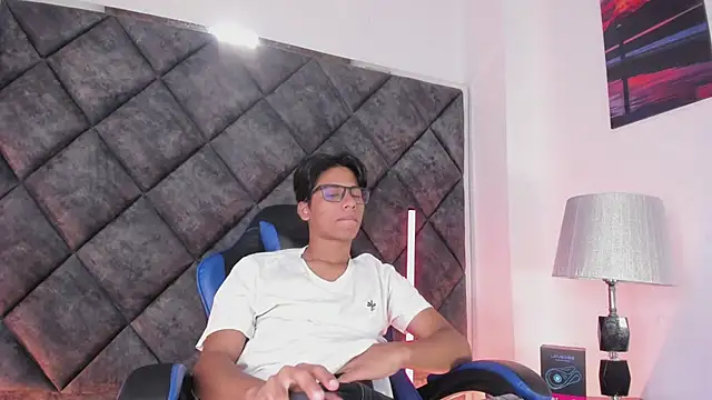 LiamKron Adlı Modelin Web Kamerası Şovu