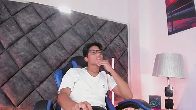 LiamKron Pertunjukan Webcam