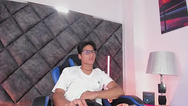 LiamKron Adlı Modelin Web Kamerası Şovu