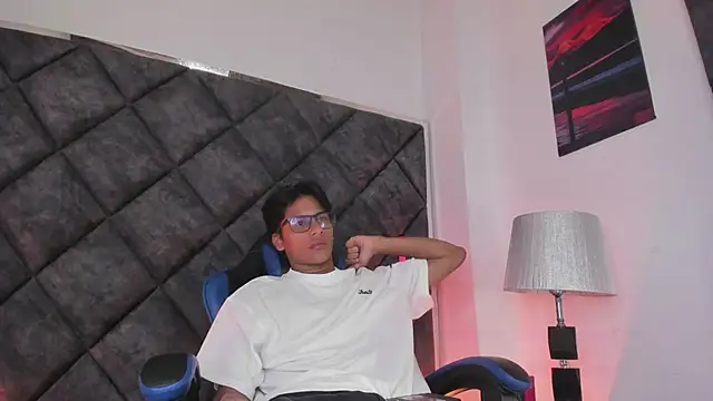 LiamKron Pertunjukan Webcam