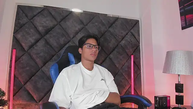 LiamKron Adlı Modelin Web Kamerası Şovu