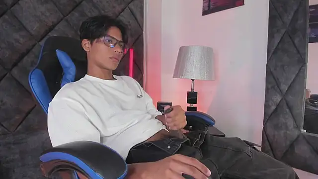 LiamKron Pertunjukan Webcam