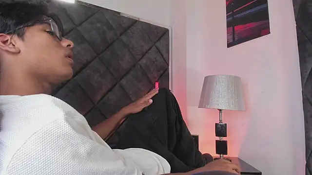 LiamKron 网络视讯表演