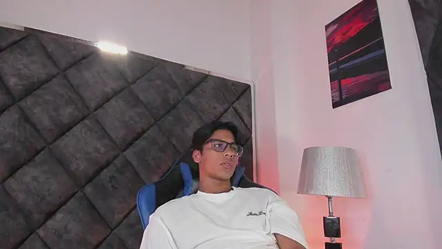 LiamKron webkamerás műsora