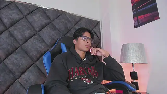 LiamKron Adlı Modelin Web Kamerası Şovu
