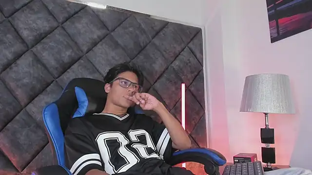 LiamKron Pertunjukan Webcam