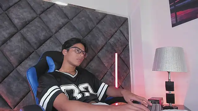 LiamKron Pertunjukan Webcam