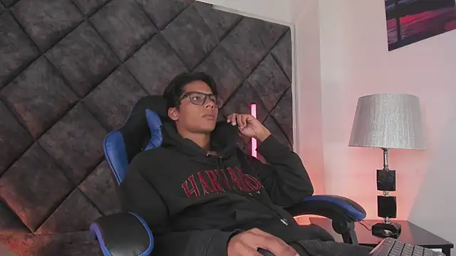 LiamKron 网络视讯表演