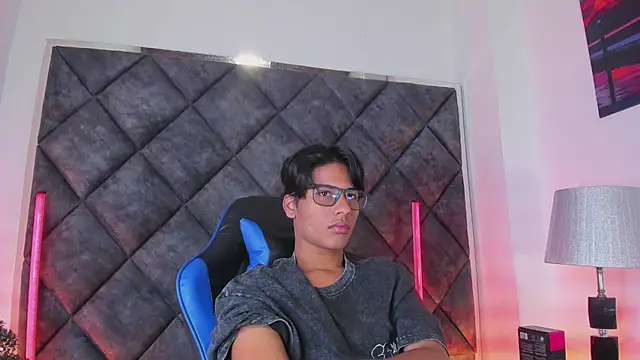 LiamKron's Webcam Show