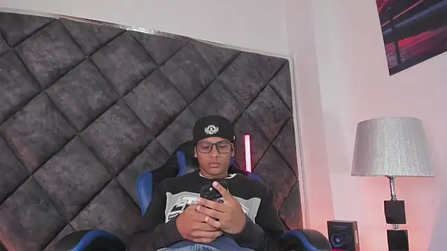 LiamKron Pertunjukan Webcam