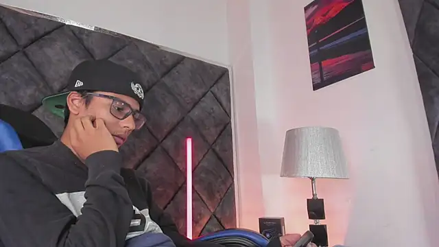 LiamKron Pertunjukan Webcam
