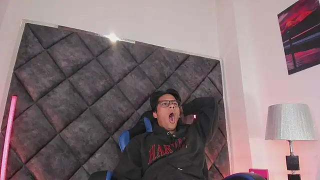 LiamKron Pertunjukan Webcam