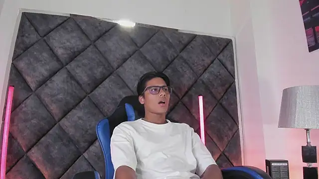 LiamKron 网络视讯表演